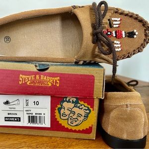 Steve & Barry’s Minnetonka style brown suede leather beaded moccasins women’s 10
